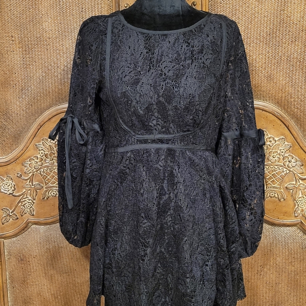 🆕 Free People lace mini dress